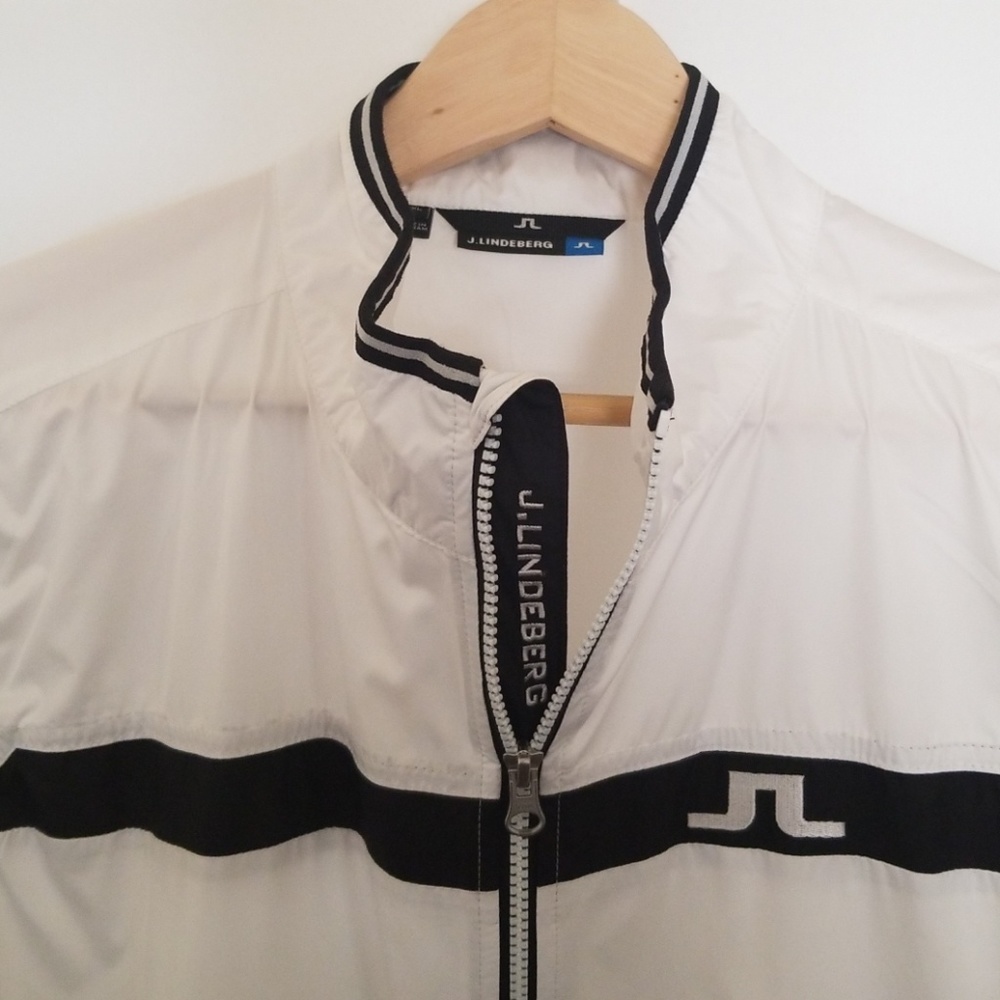 Sleeveless J.Lindenberg gold jacket